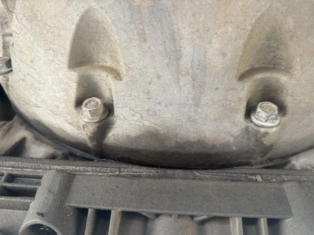 Bellhousing and case from underneath.